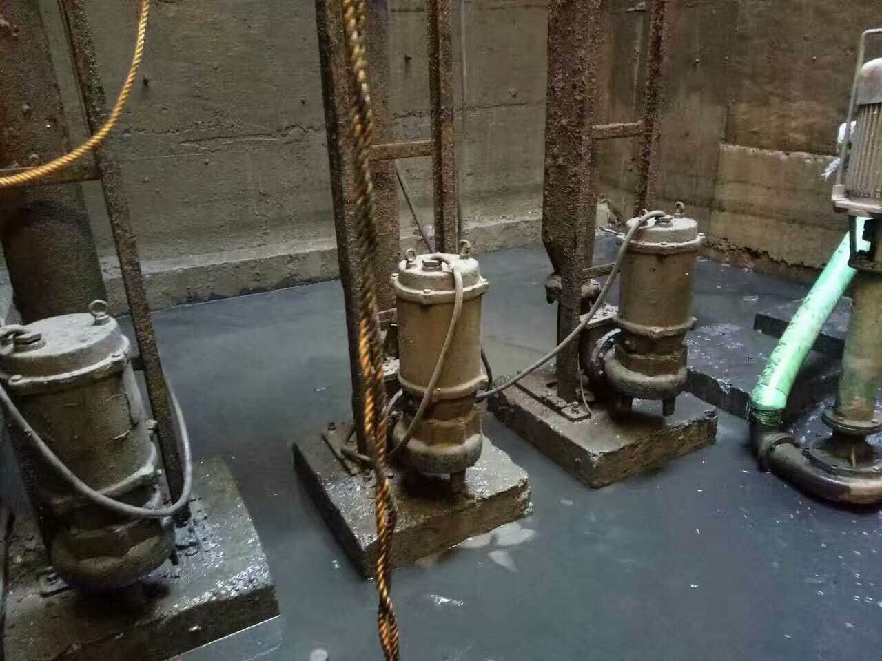 鞍山污水池清理